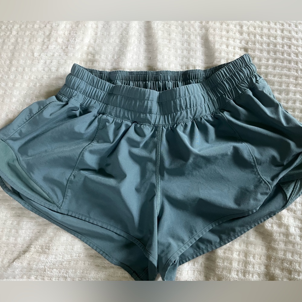Lululemon women’s sage shorts